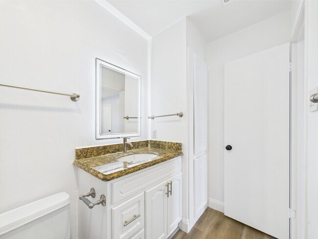 Building Photo - 10380 Briar Forest Dr