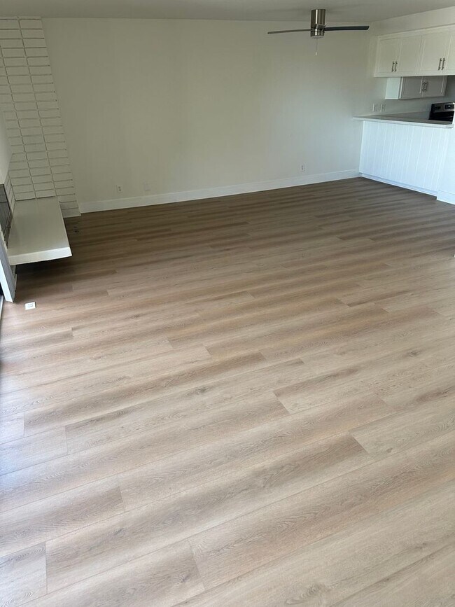 Building Photo - 7700 Pso Del Rey