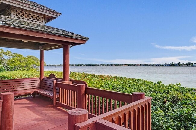 Building Photo - 107 Half Moon Cir