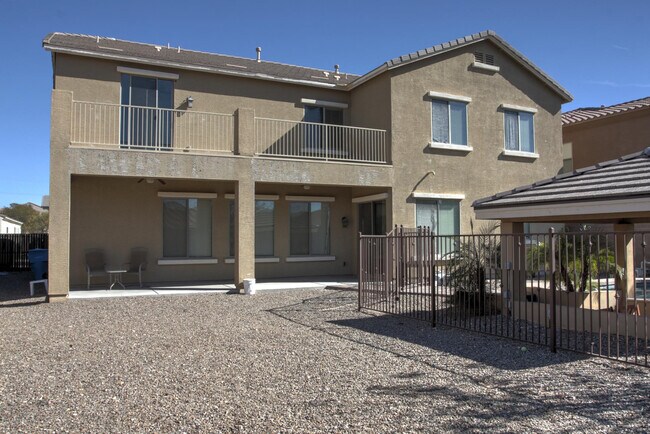 Building Photo - 2413 E Park View Ln