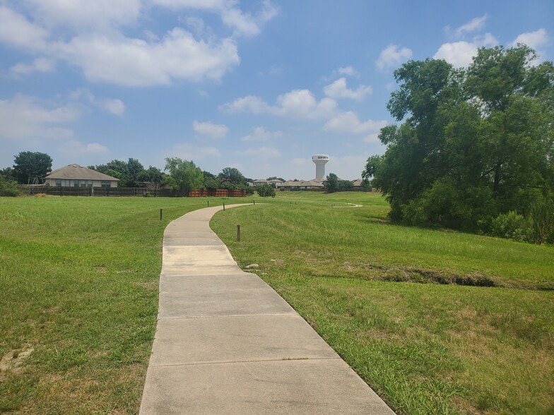 Building Photo - 392 Eagle Brook Ln