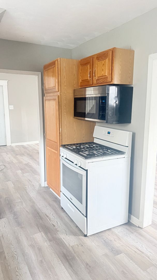 Building Photo - Large 3 bedroom Single Family Home READY NOW