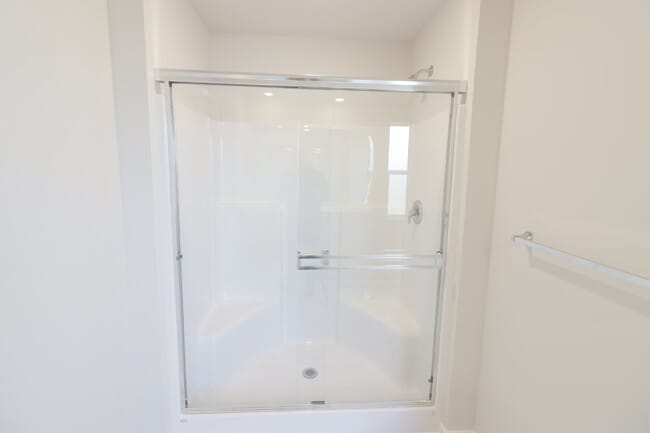 Building Photo - Now Leasing in Bend – 4/2.5 New Constructi...