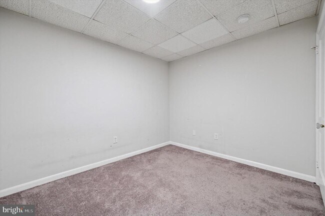 Building Photo - 271 N Wycombe Ave