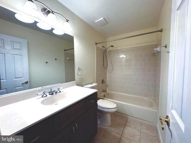 Building Photo - 14 Rain Flower Path