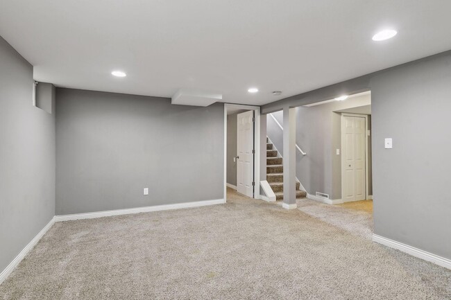 Building Photo - 5620 Humboldt Ave S