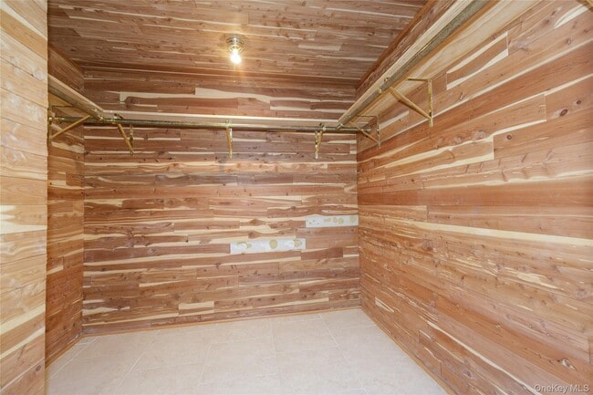 Building Photo - 1 Tiffany Cir