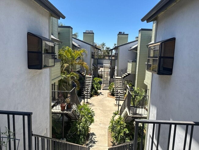 Building Photo - 2 BR/2BA Kensington Condominium with Garage