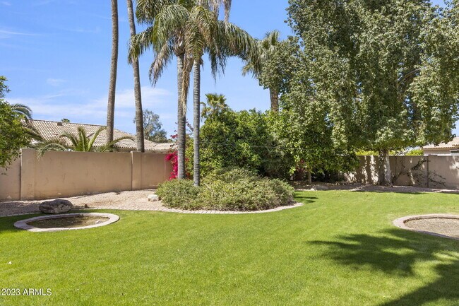 Building Photo - 10165 E Bella Vista Dr