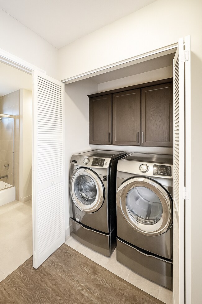 Building Photo - Rare 4-Bedroom Find in Redondo Beach