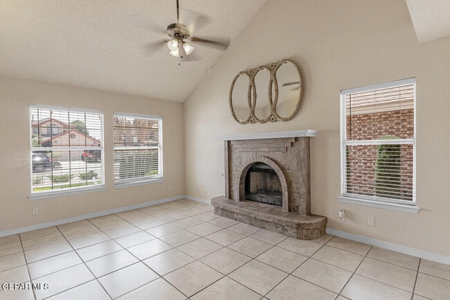 Building Photo - 12249 Delacroix Dr