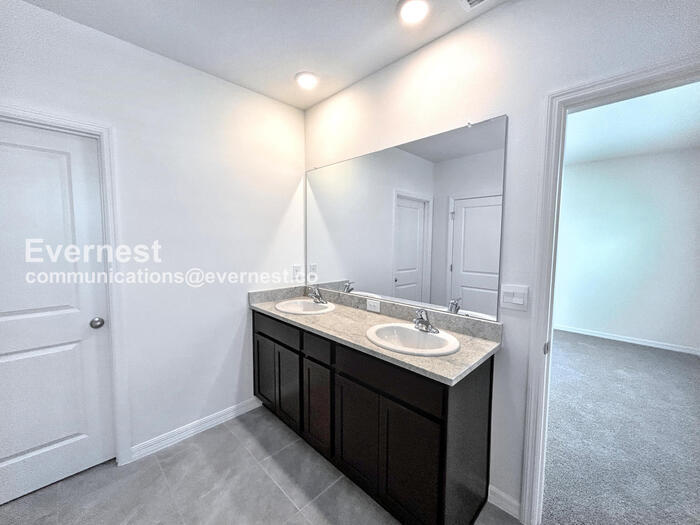 Building Photo - 8332 Juning Cove