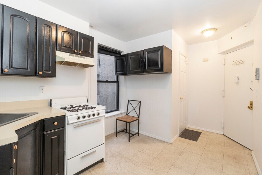 Building Photo - 1415-1423 Lexington Avenue-SI ID1032075P