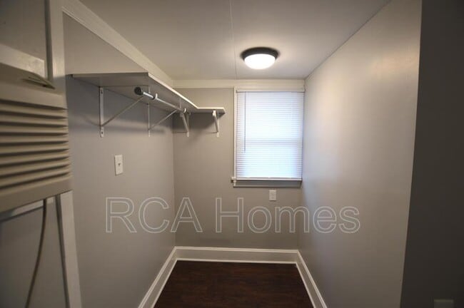 Building Photo - 528 E Raymond St