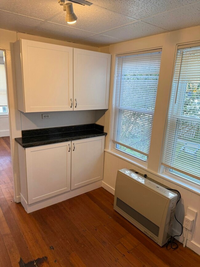 Building Photo - 66 Friend St