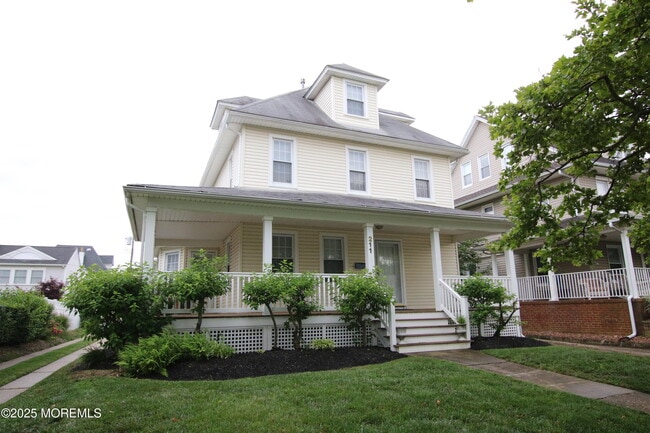 Primary Photo - 211 4th Ave