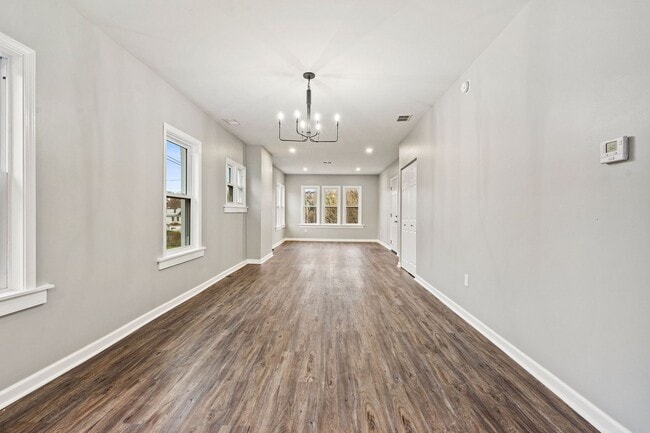 Building Photo - 301 Rochelle St