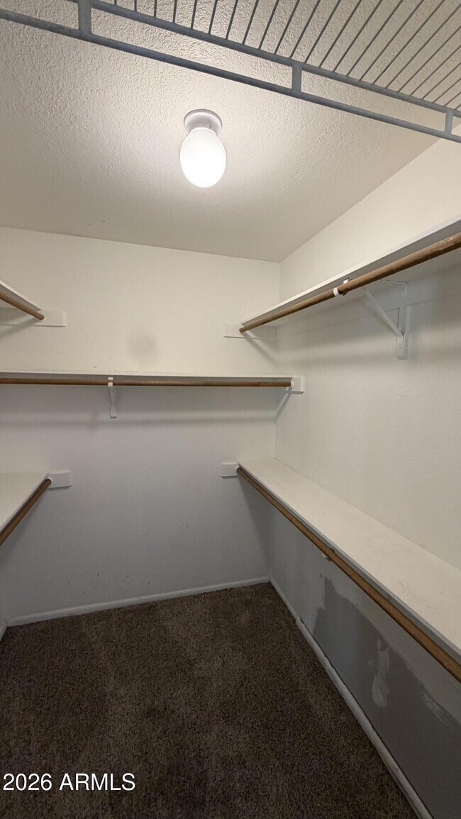 Building Photo - 4624 W Chicago St