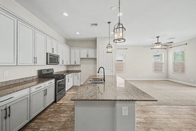 Building Photo - 8833 S 167th Ln