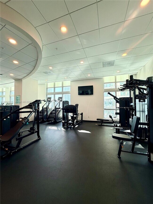 Building Photo - 300 S Biscayne Blvd