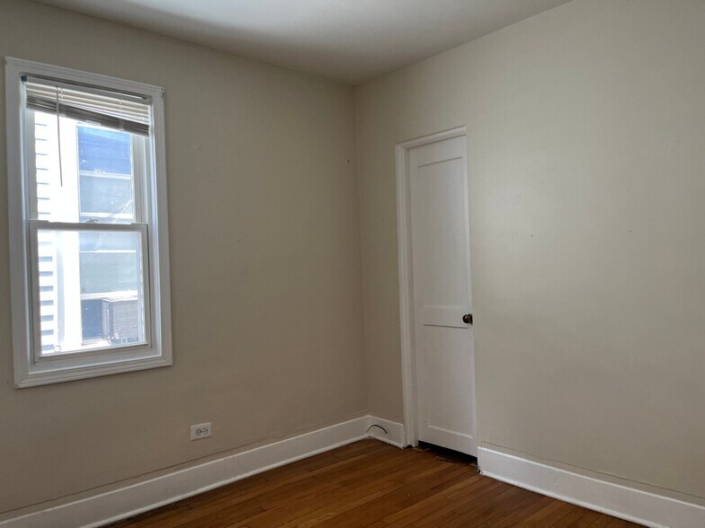 Building Photo - 2209 N Keeler Ave