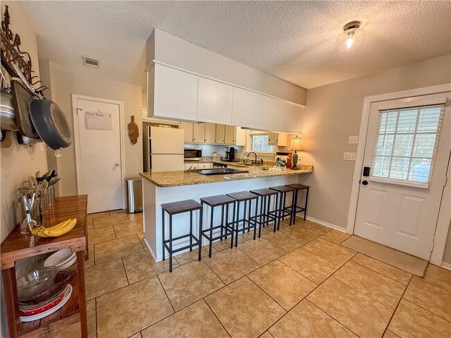 Building Photo - 905 Deer Run Dr