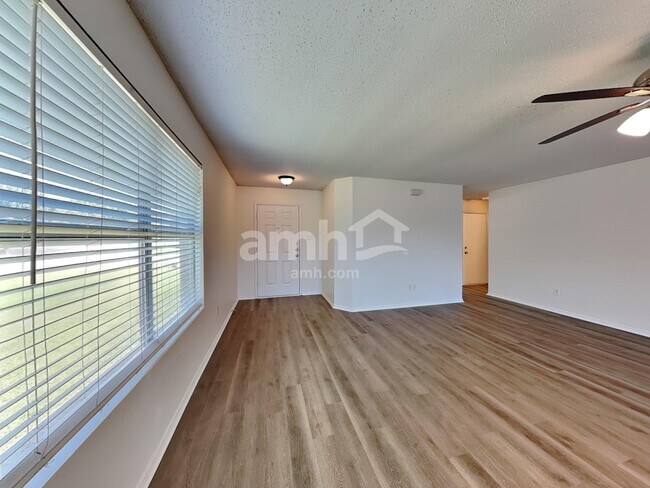 Building Photo - 815 Dove Meadows Dr