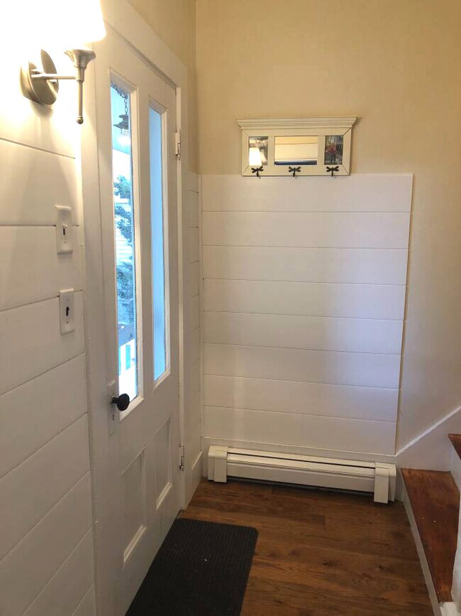 Entry - 1295 Main St