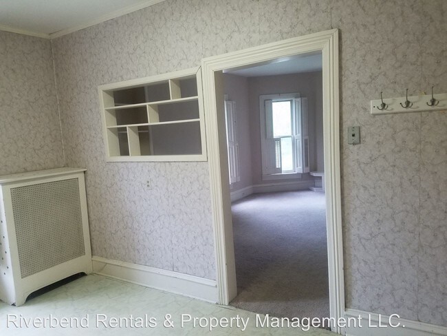 Building Photo - 1103 8th St E