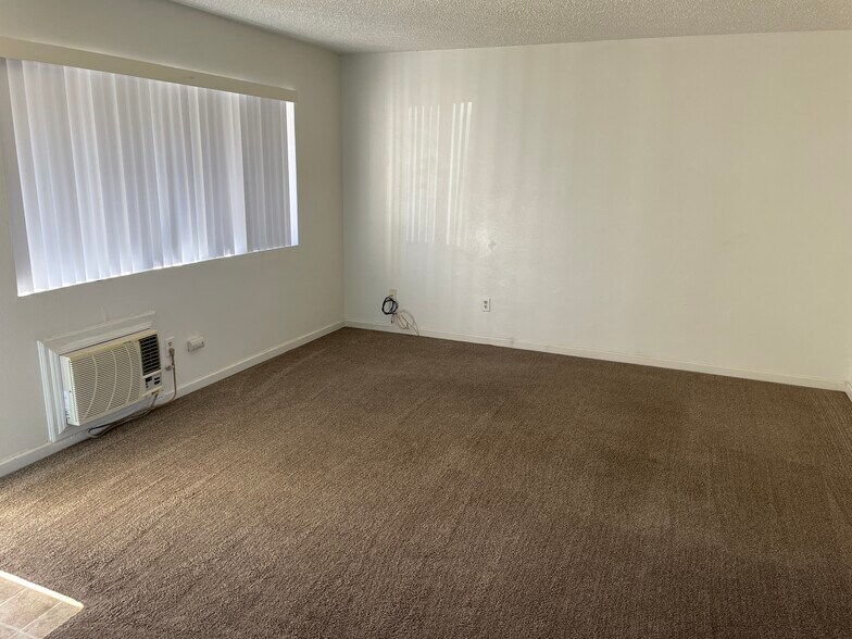 Building Photo - 485 Mill St