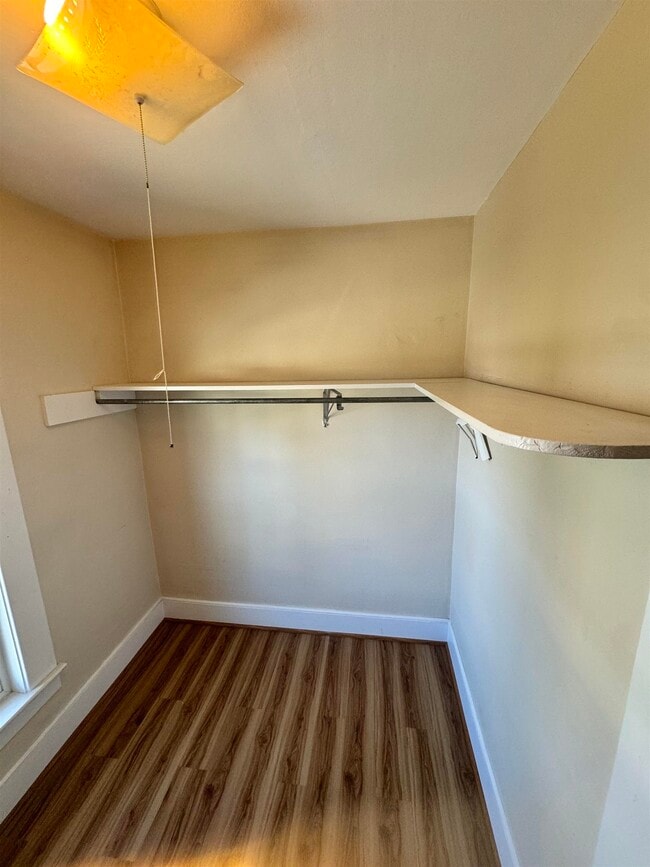 Building Photo - 17 Hanover St