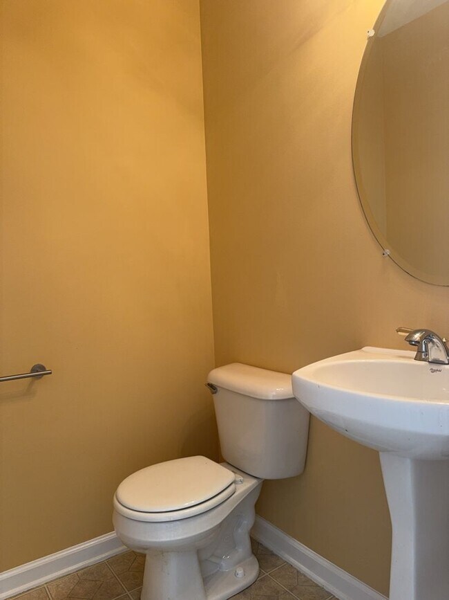 Building Photo - Beautiful Home in Martinez!