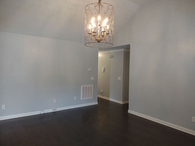 Building Photo - Fantastic Three Bedroom Home in Lexington!