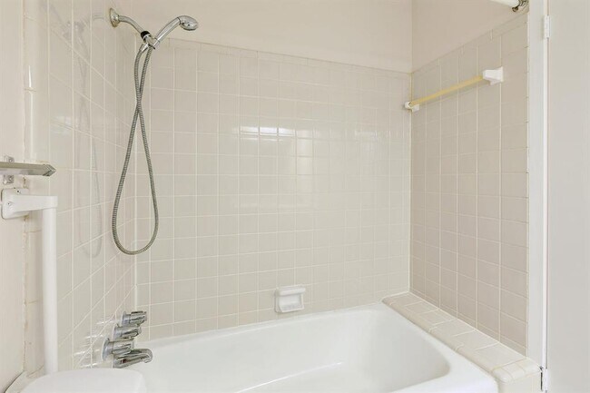 Building Photo - 8408 Tecumseh Dr