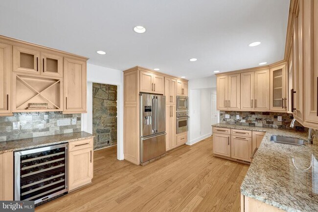 Building Photo - 9982 Blackberry Ln