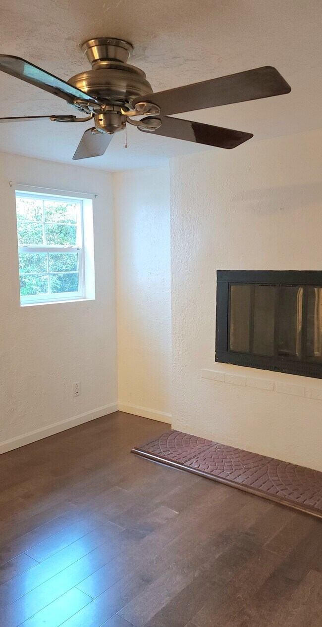 Building Photo - 42-KE642 N Bass Ct