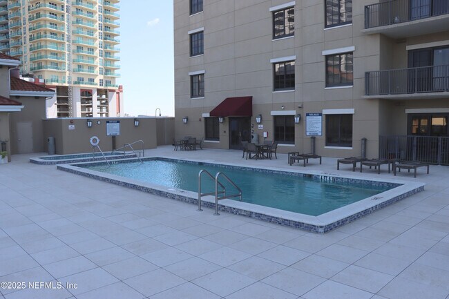 Building Photo - 1478 Riverplace Blvd