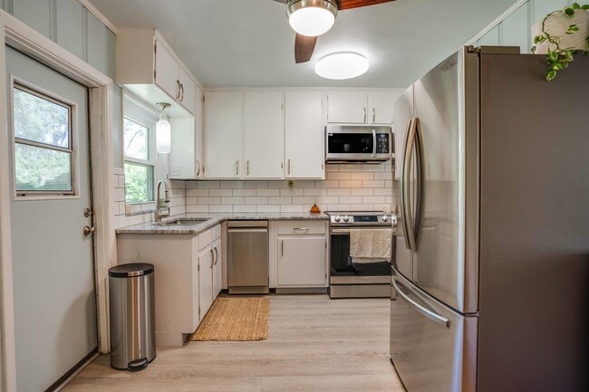 Building Photo - 2018 Fannie Dr