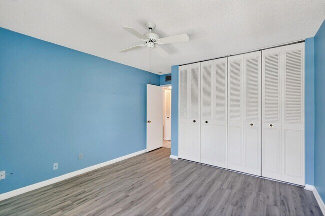 Building Photo - 1800 SE St Lucie Blvd