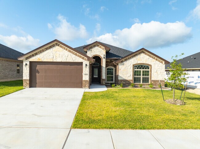 Building Photo - 602 Dred Roger Circle