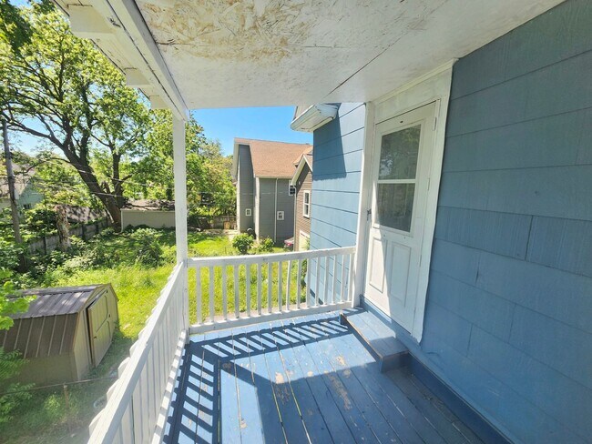 Building Photo - 357 Columbia Ave