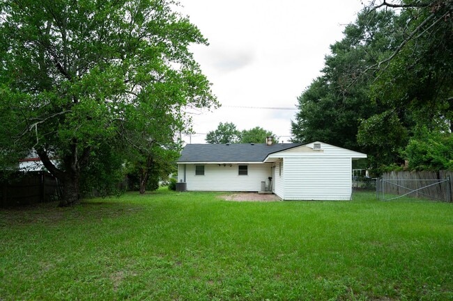 Building Photo - 3220 Alpine Rd