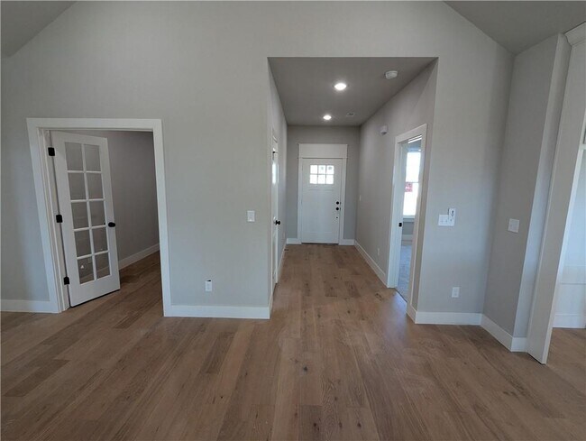 Building Photo - 7801 Range Ave