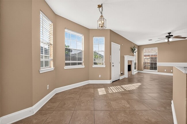 Building Photo - 4011 Alexis Cir