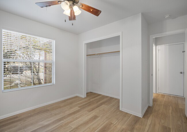 Building Photo - 903 Haynes Dr