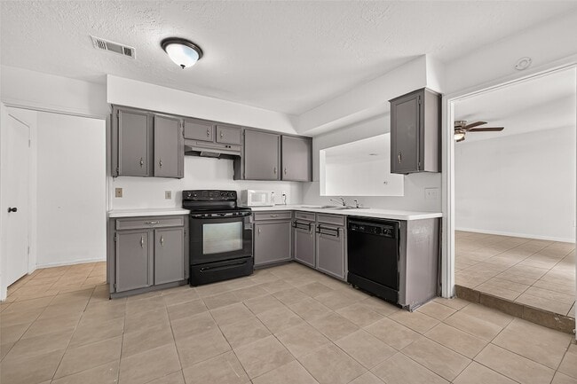 Building Photo - 2523 Creekway Cir