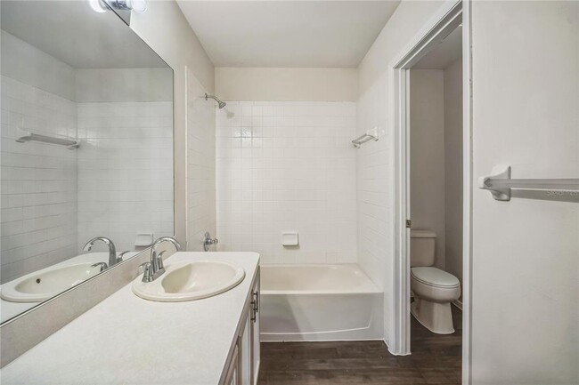 Building Photo - 523 Kensington Lake Cir