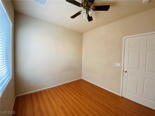 Building Photo - 3646 Surfboard Ct