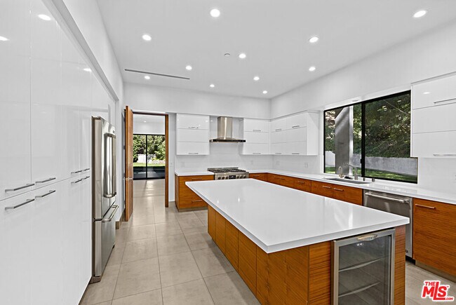 Building Photo - 11200 Dona Lola Dr