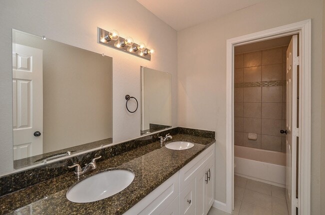 Building Photo - 13214 Ravensway Dr